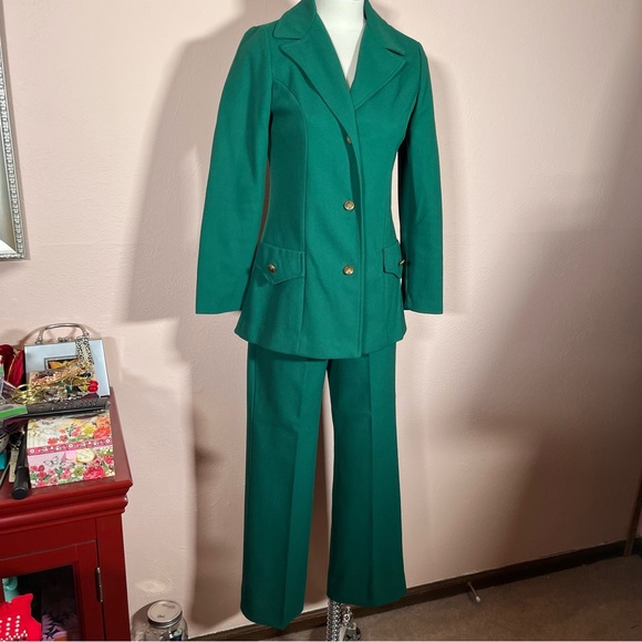 Vintage 1970 ILGWU forest green Brass buttons Wide Collar Polyester PantSuit - Picture 3 of 16